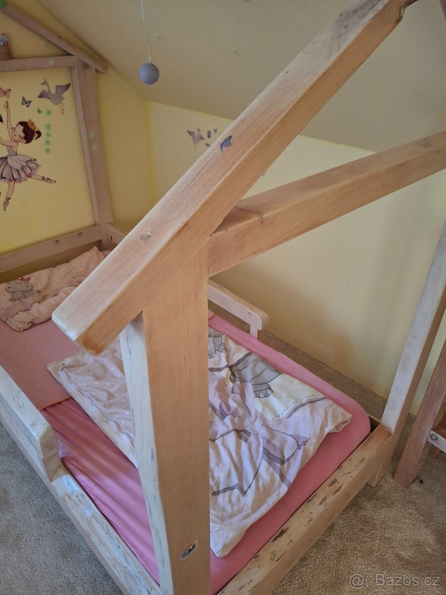 Masivní domečková postel - 4