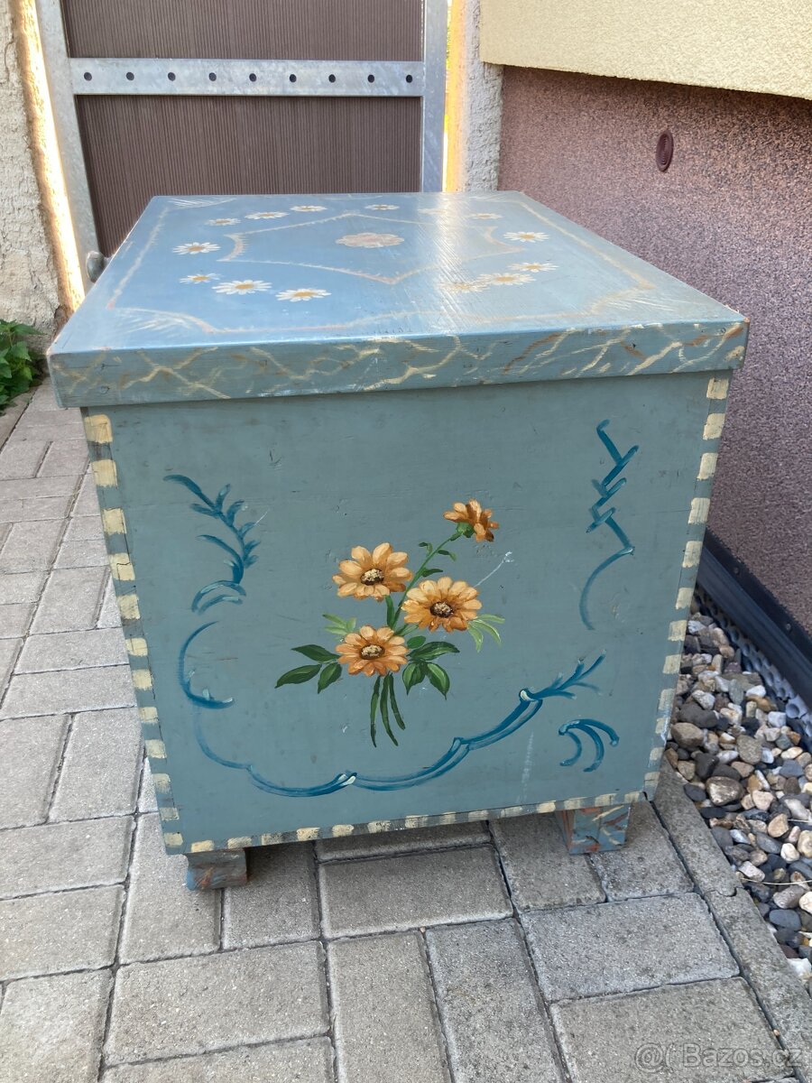 Dřevěná truhla - malovaná - 4