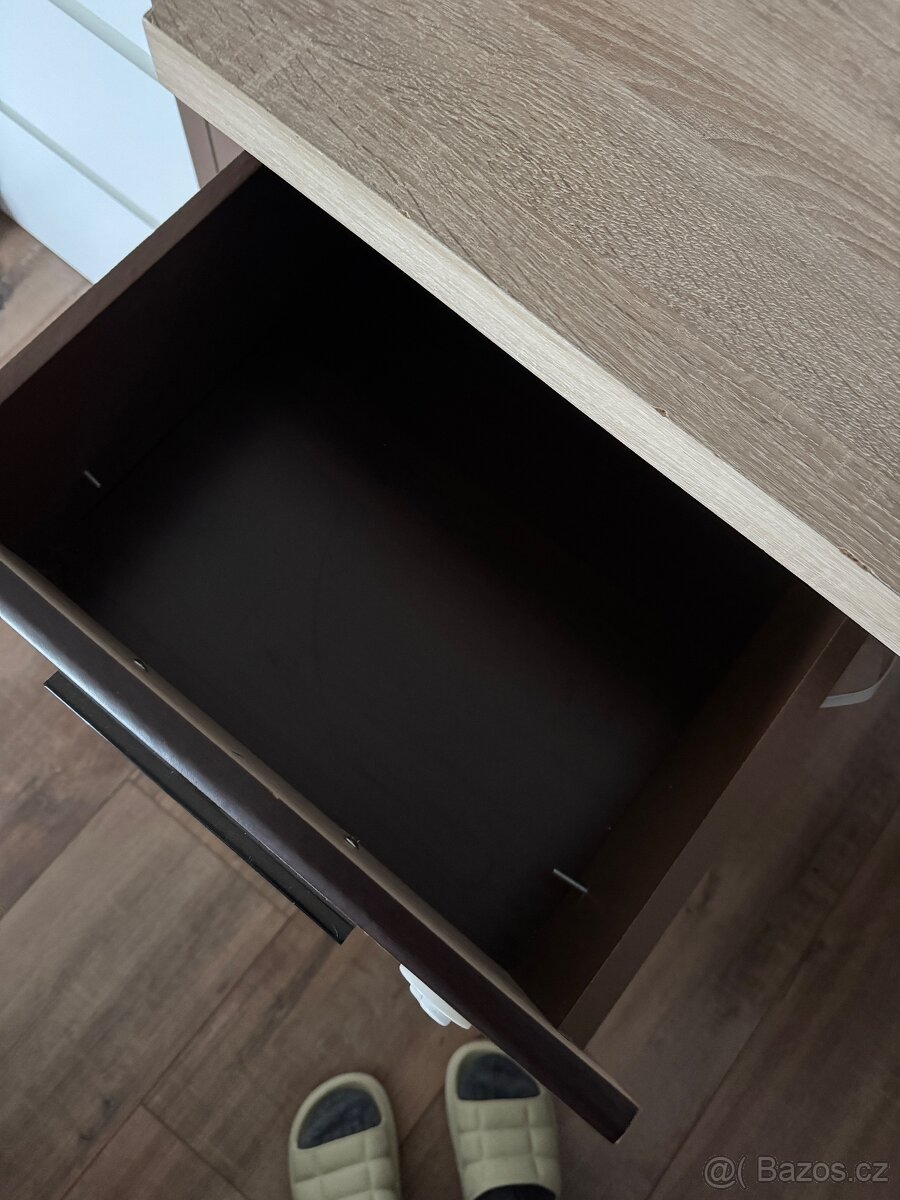 Psací/kancelářský stůl - 4