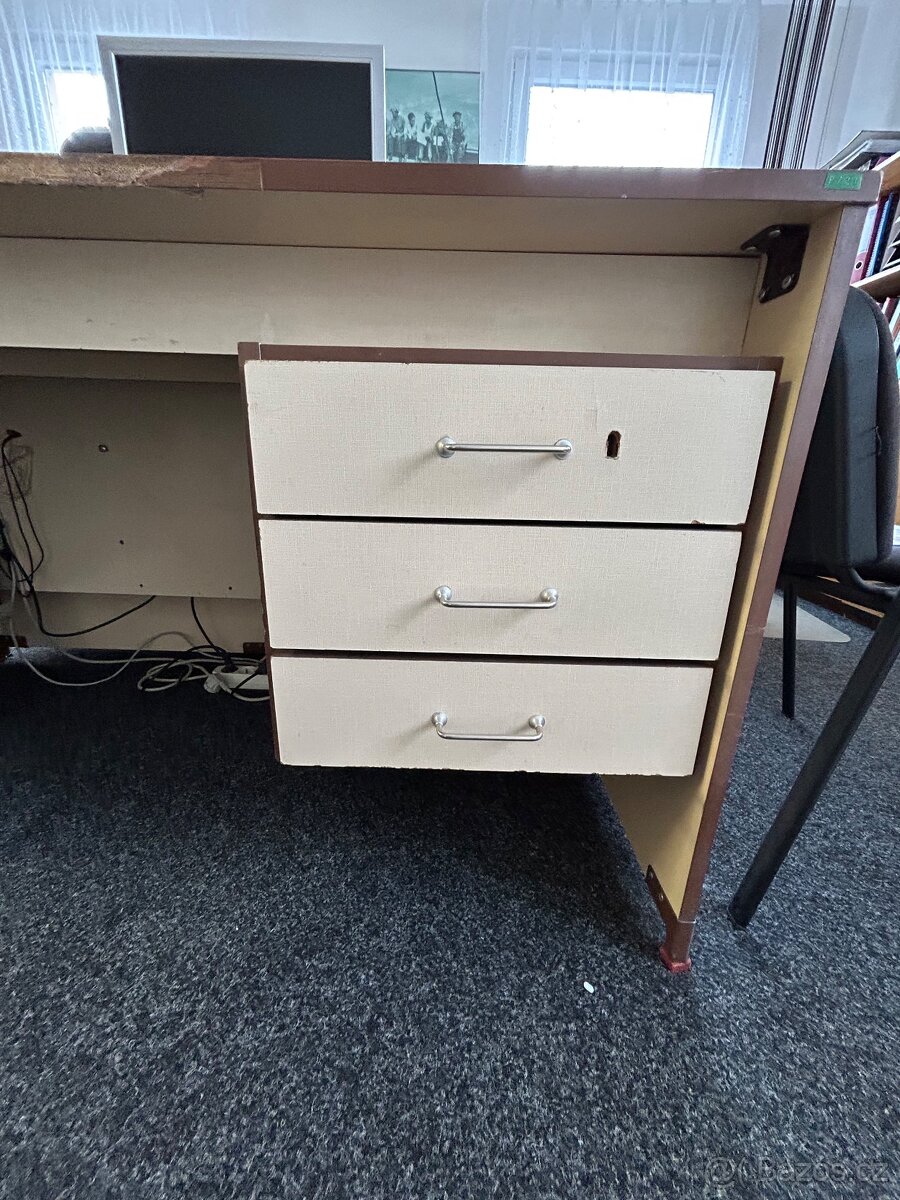 Kancelářský nábytek - 4