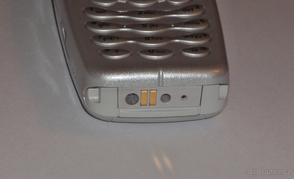 Nokia 3410 s baterií, jak nový - 4