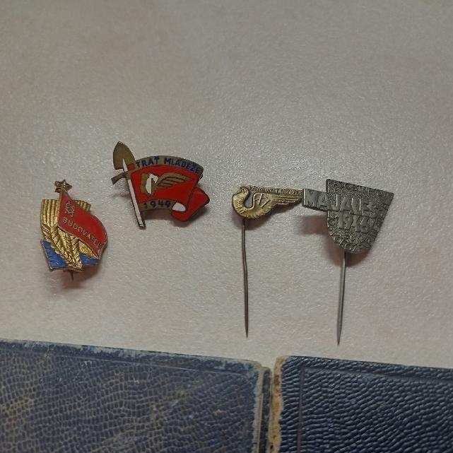 ČSM - ČS.SVAZ MLÁDEŽE - ODZNAKY ,PRŮKAZKY - 4