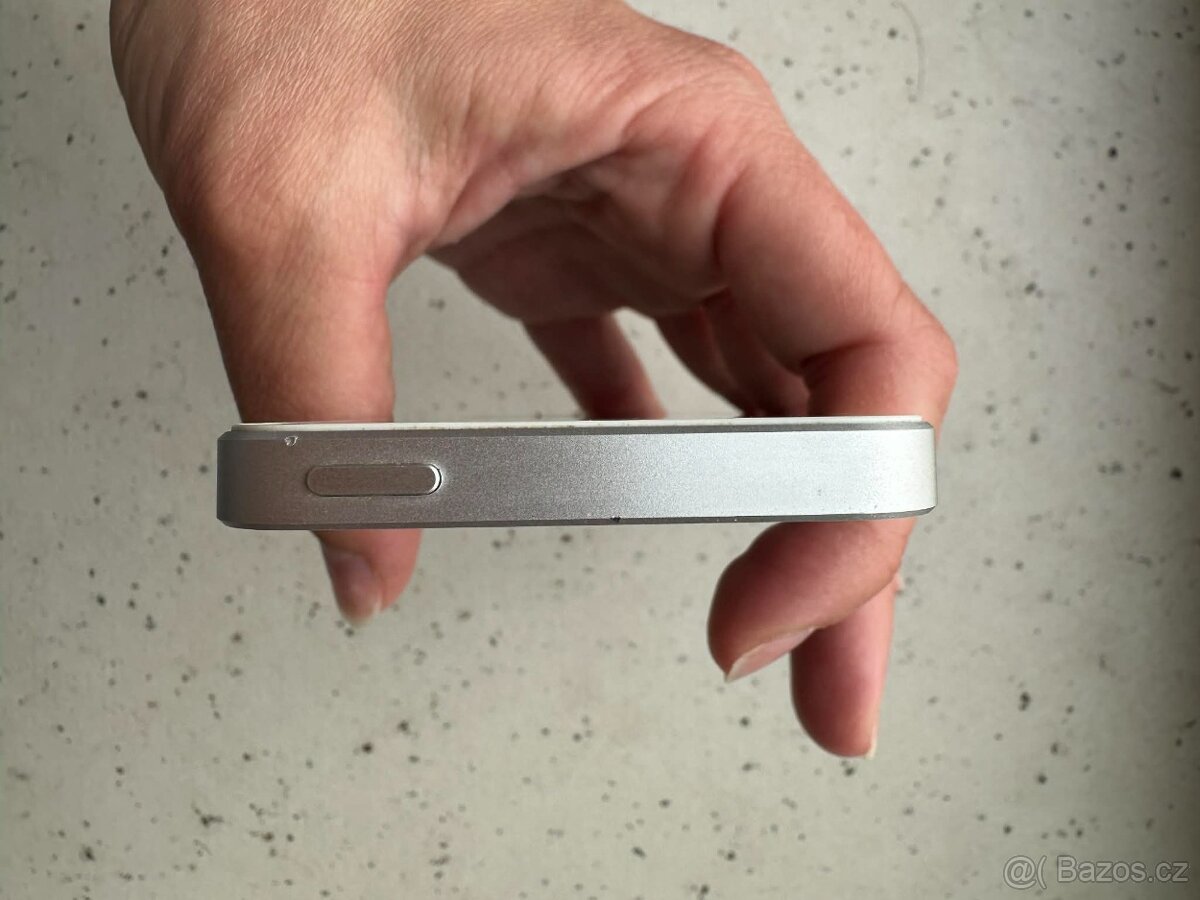 Apple iPhone SE silver 32GB - 4