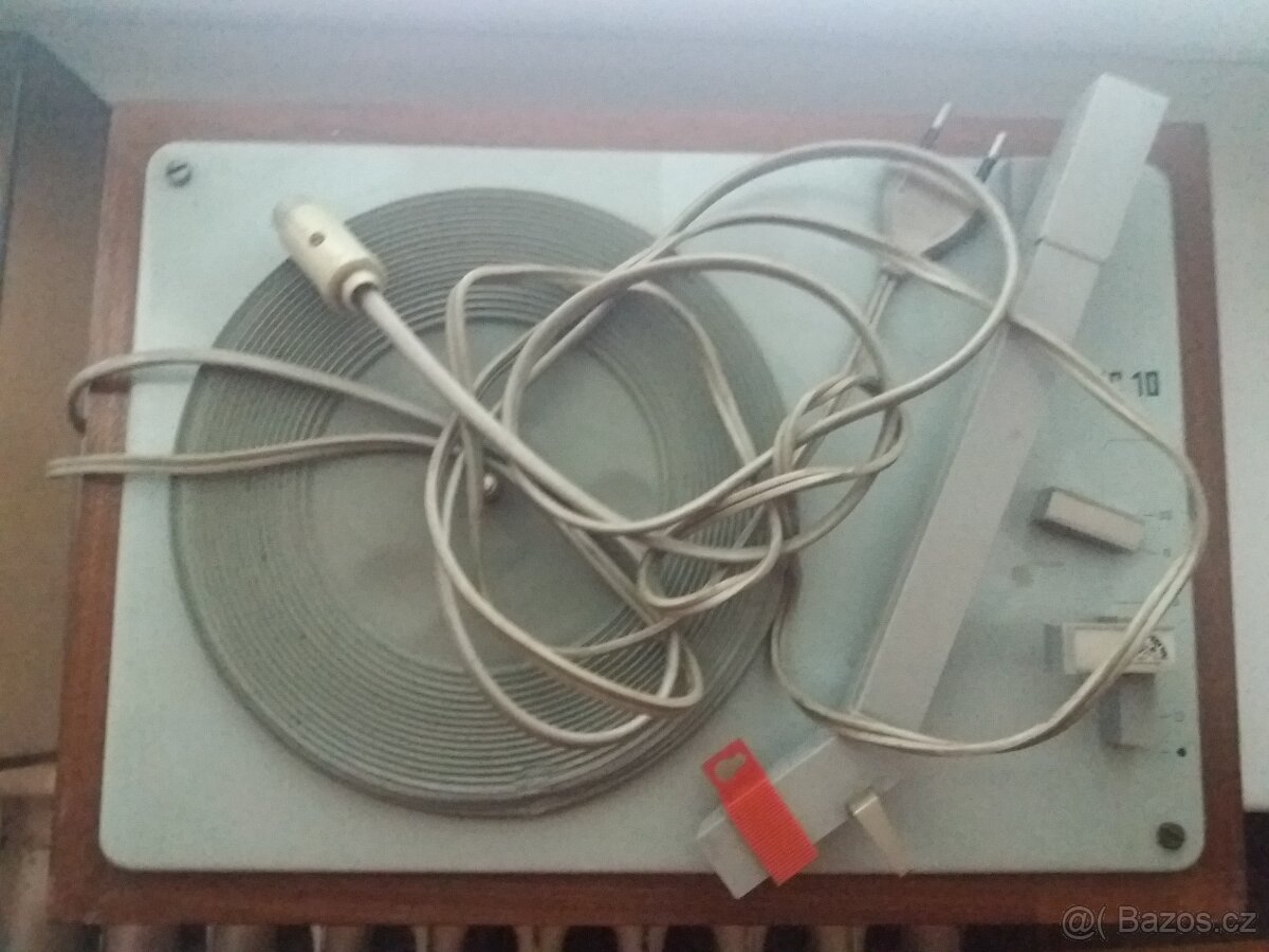 retro gramofon Tesla - 4