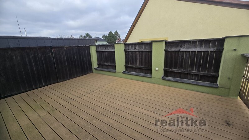 Pronájem bytu 3+kk 85m2, s terasou 15m2 a zahradou, Opava, u - 4