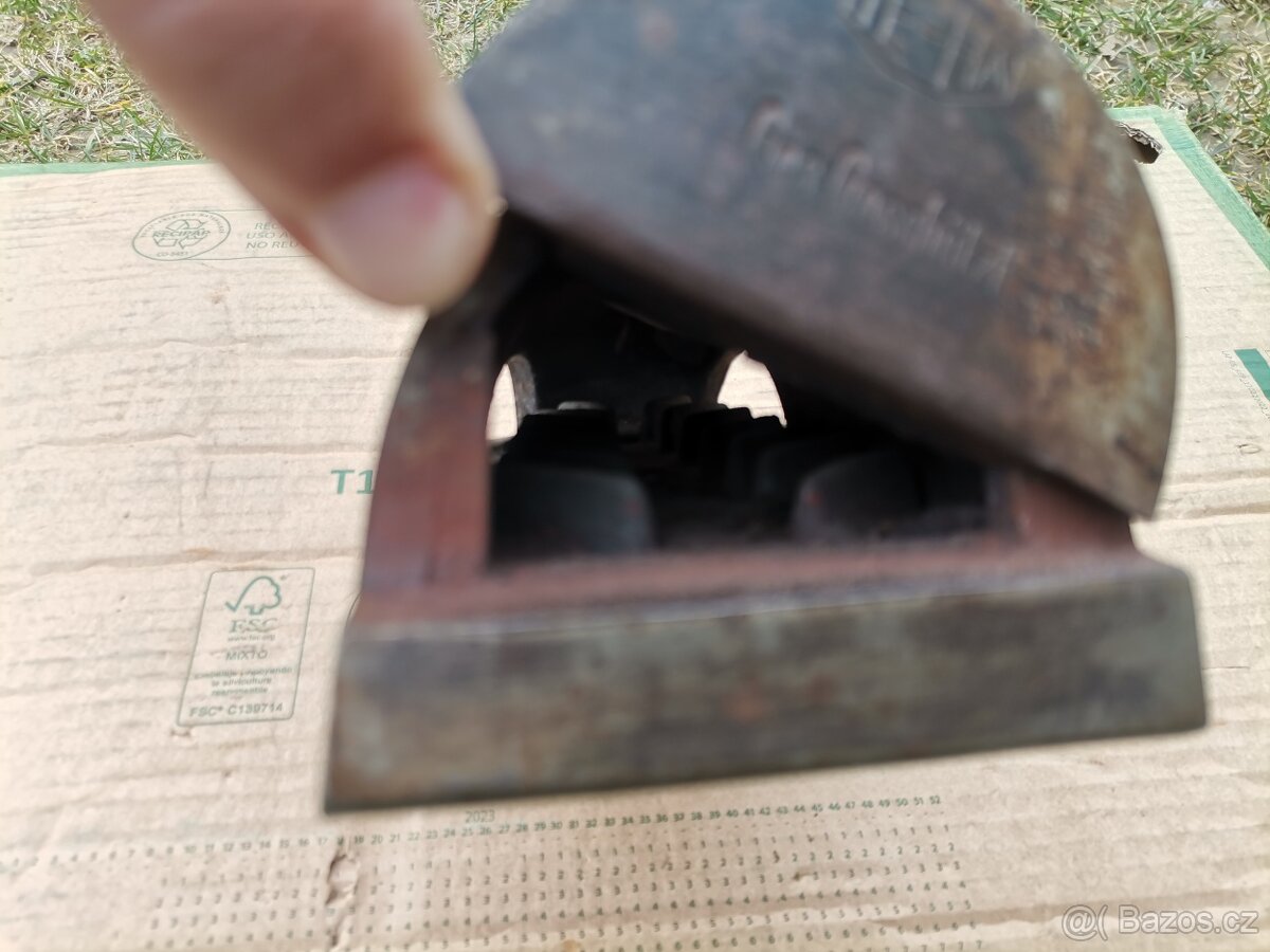 Starožitná žehlička - 4