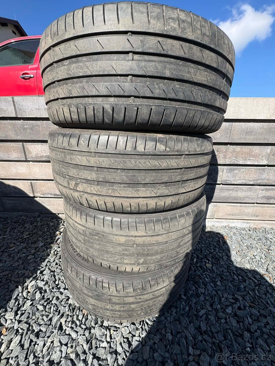 Kumho 245/45/R19 - 4