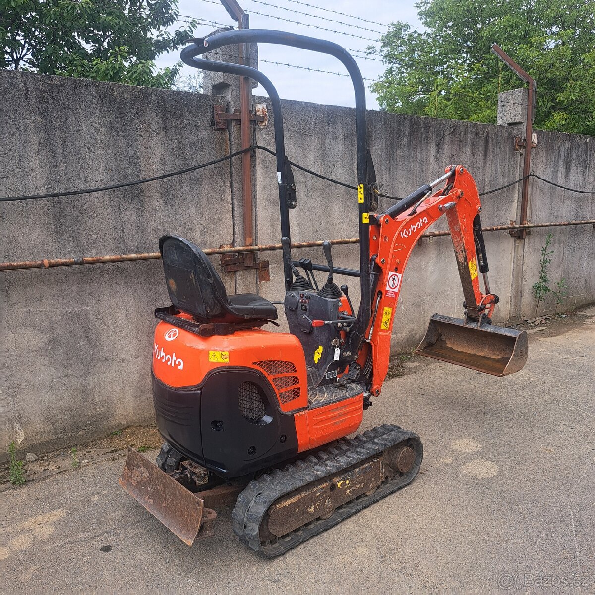 Minibagr Kubota K008-3 - 4