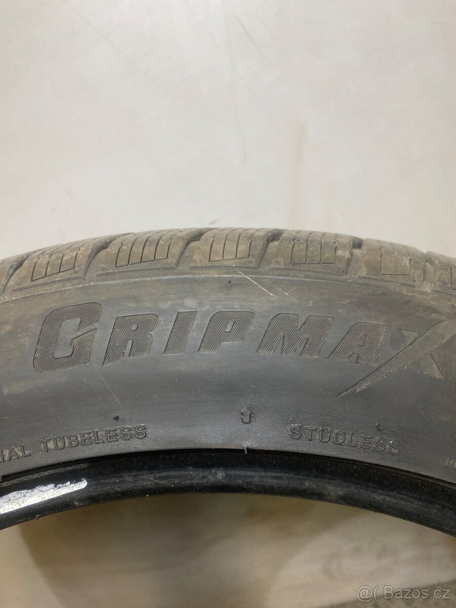 245/45R18 - 4
