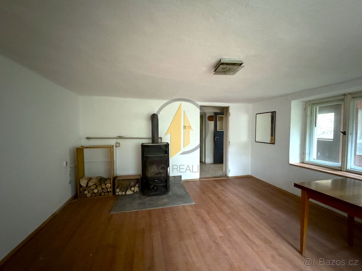 Prodej rodinného domu se zahradou v obci Bošice u Svojšic, 4 - 4