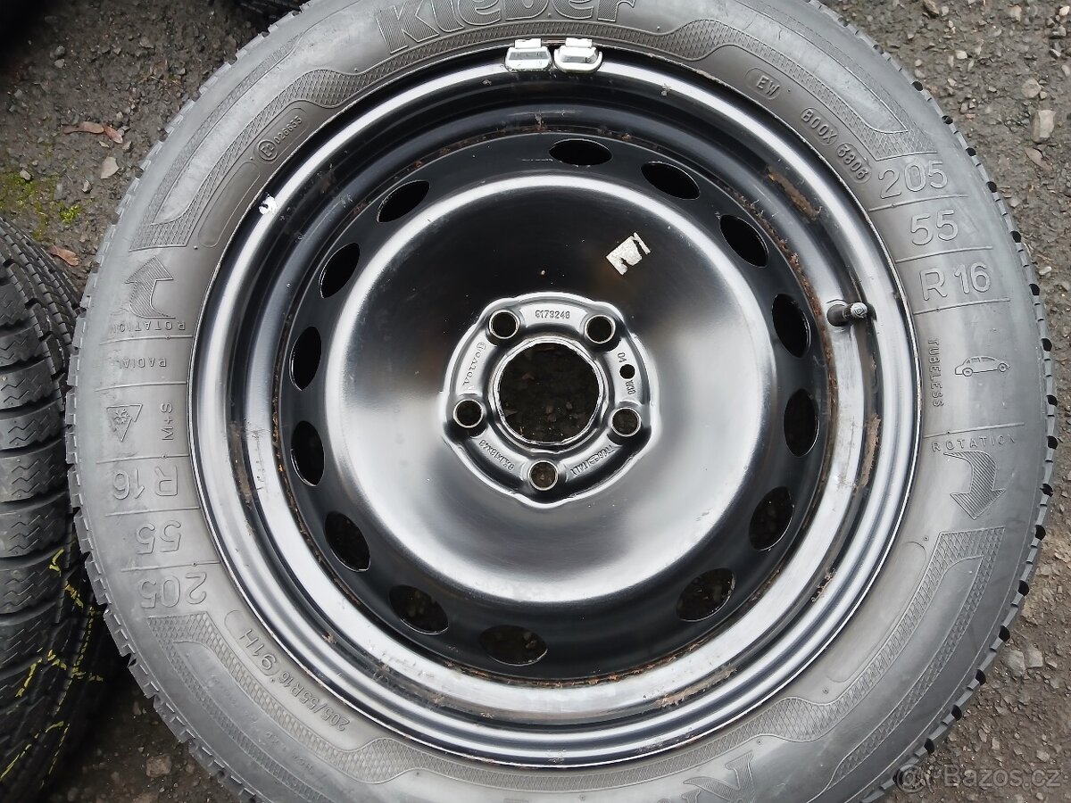 Prodám sadu Orig kol Volvo 205/55R16 zimní - 4