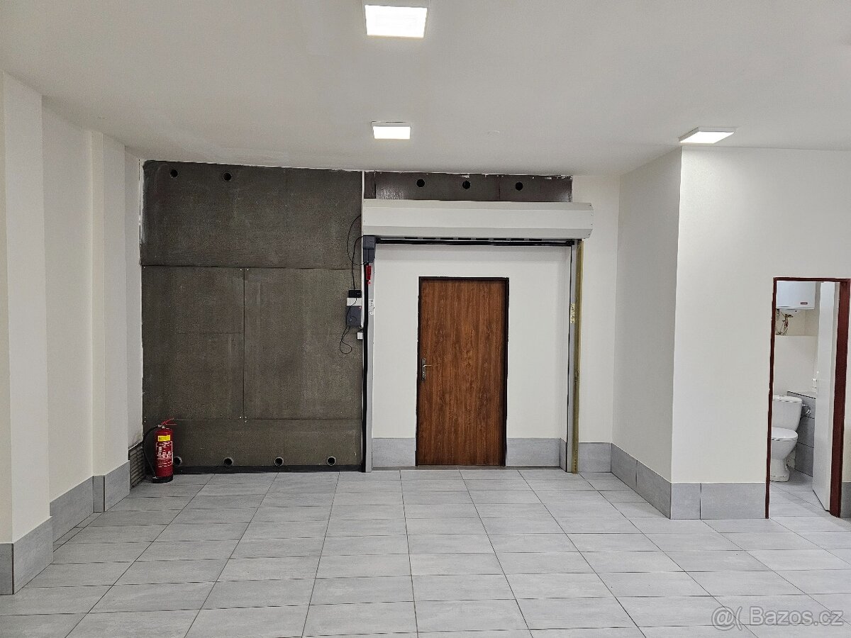 Moderní víceúčelový prostor na Žižkově - 4