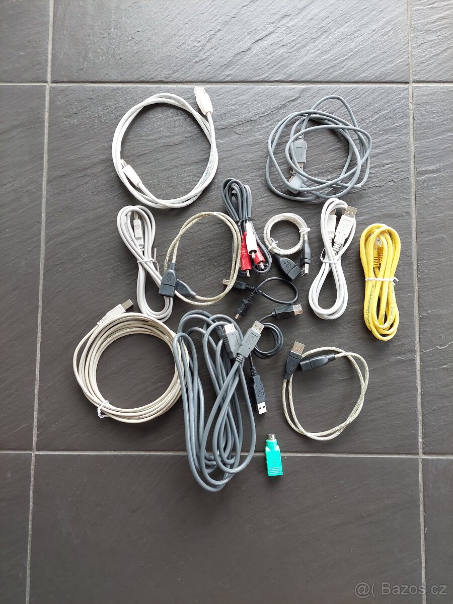 Kabely a konektory - 4