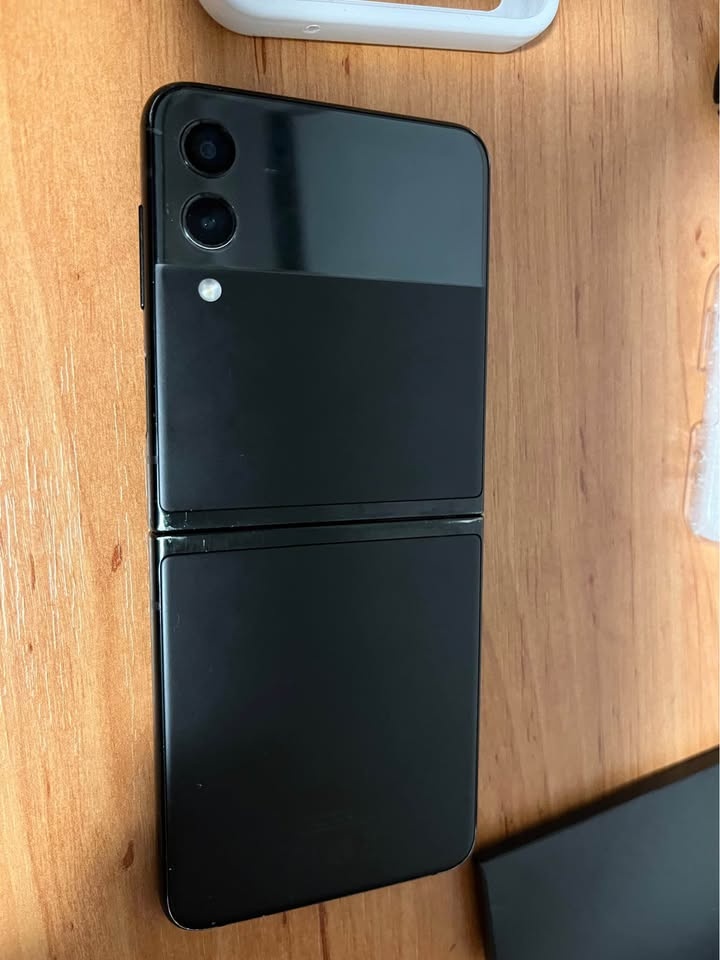 Samsung galaxy Z Flip 3 - 4
