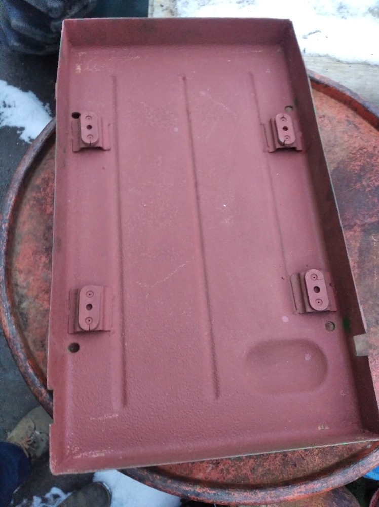 Prodám originál víko baterie na ZETOR25 - 4