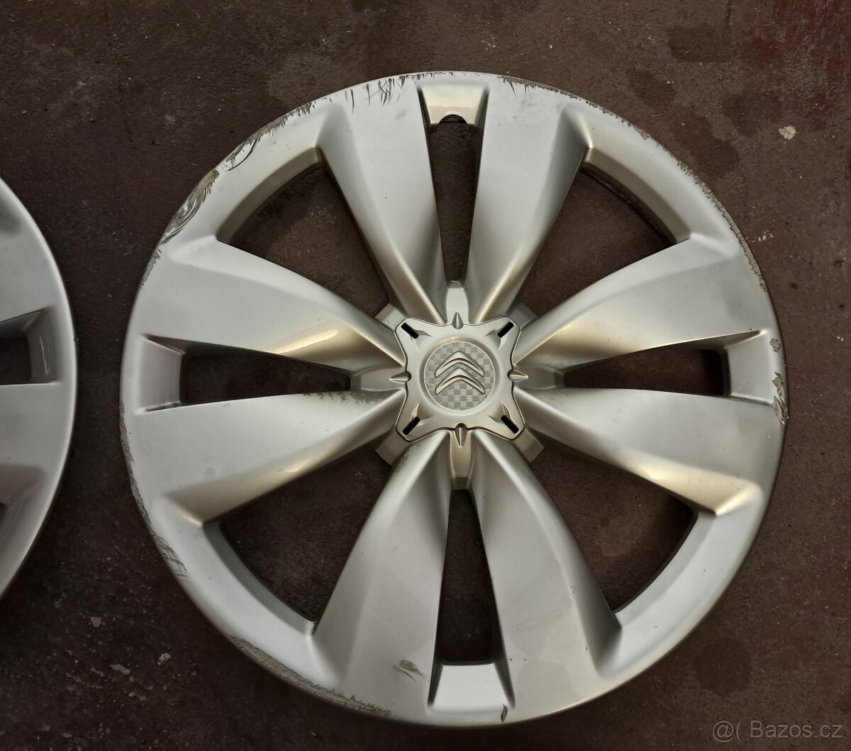 4 kusy poklice Citroen 15" - 4