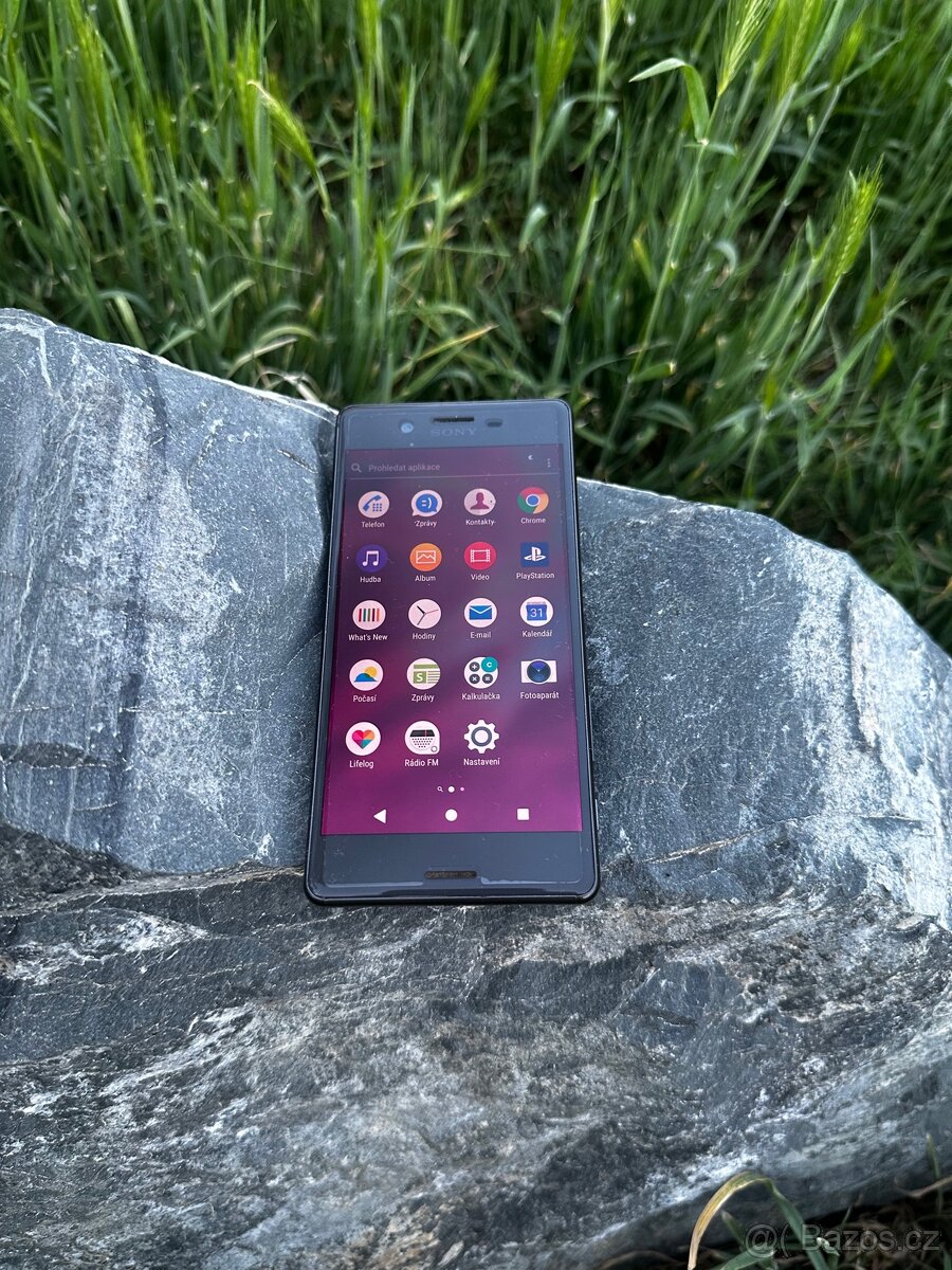 Sony Xperia F5121 - 4