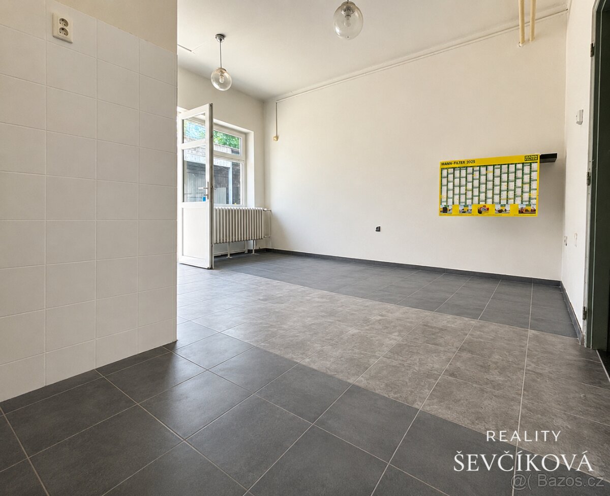 Pronájem dílny/autoservisu, 910 m2 - Panelová - 4