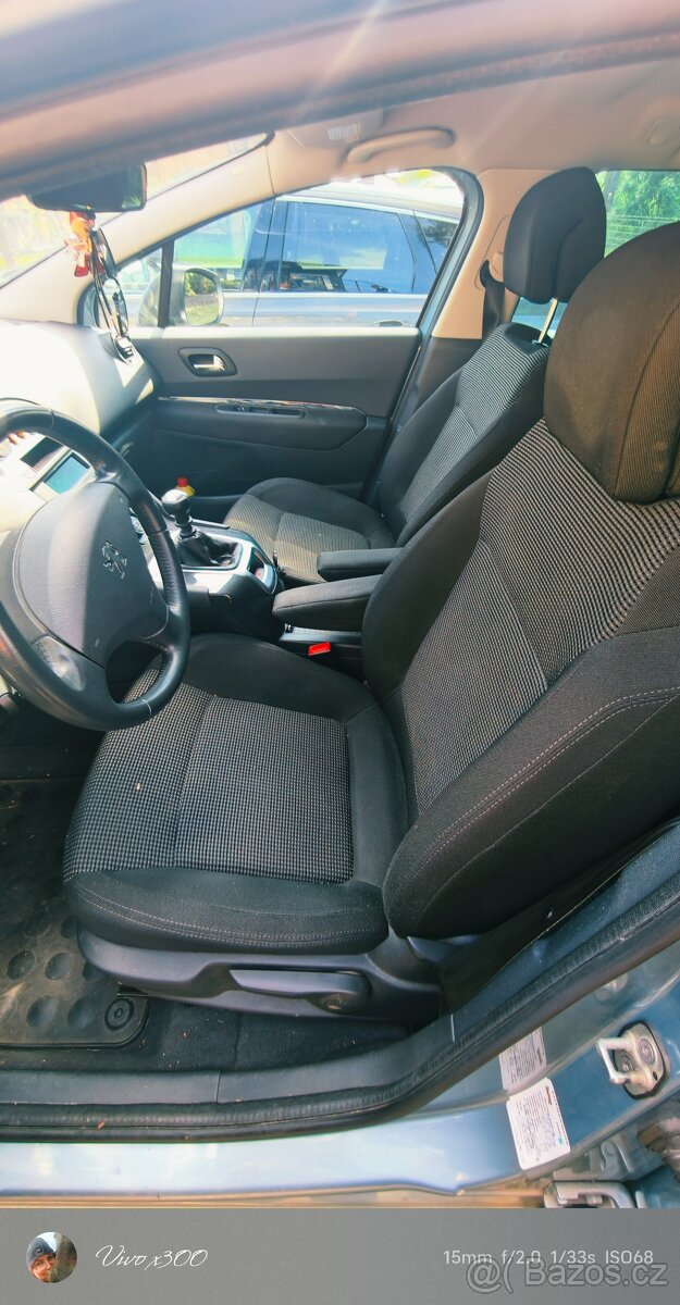 Peugeot 5008 7 míst - 4