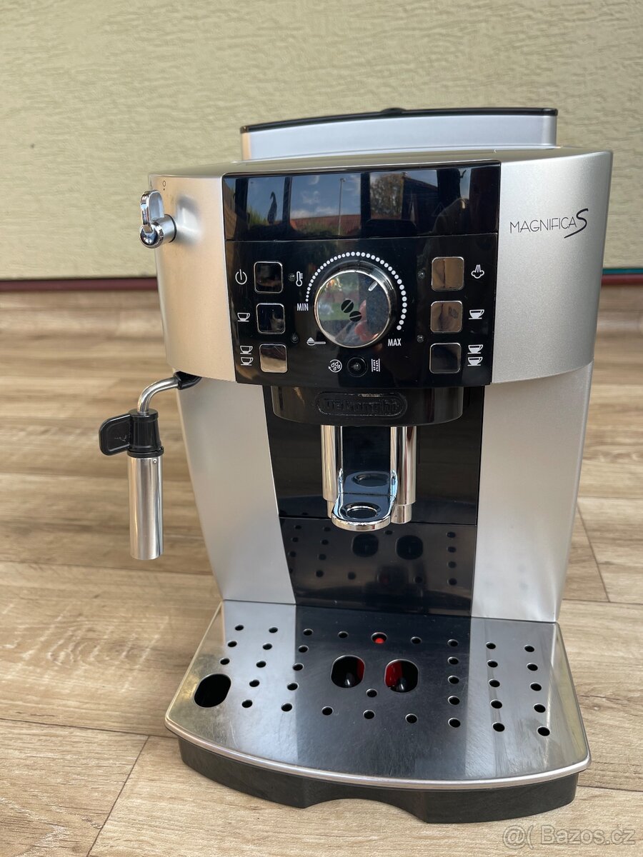Delonghi Magnifica S - 4