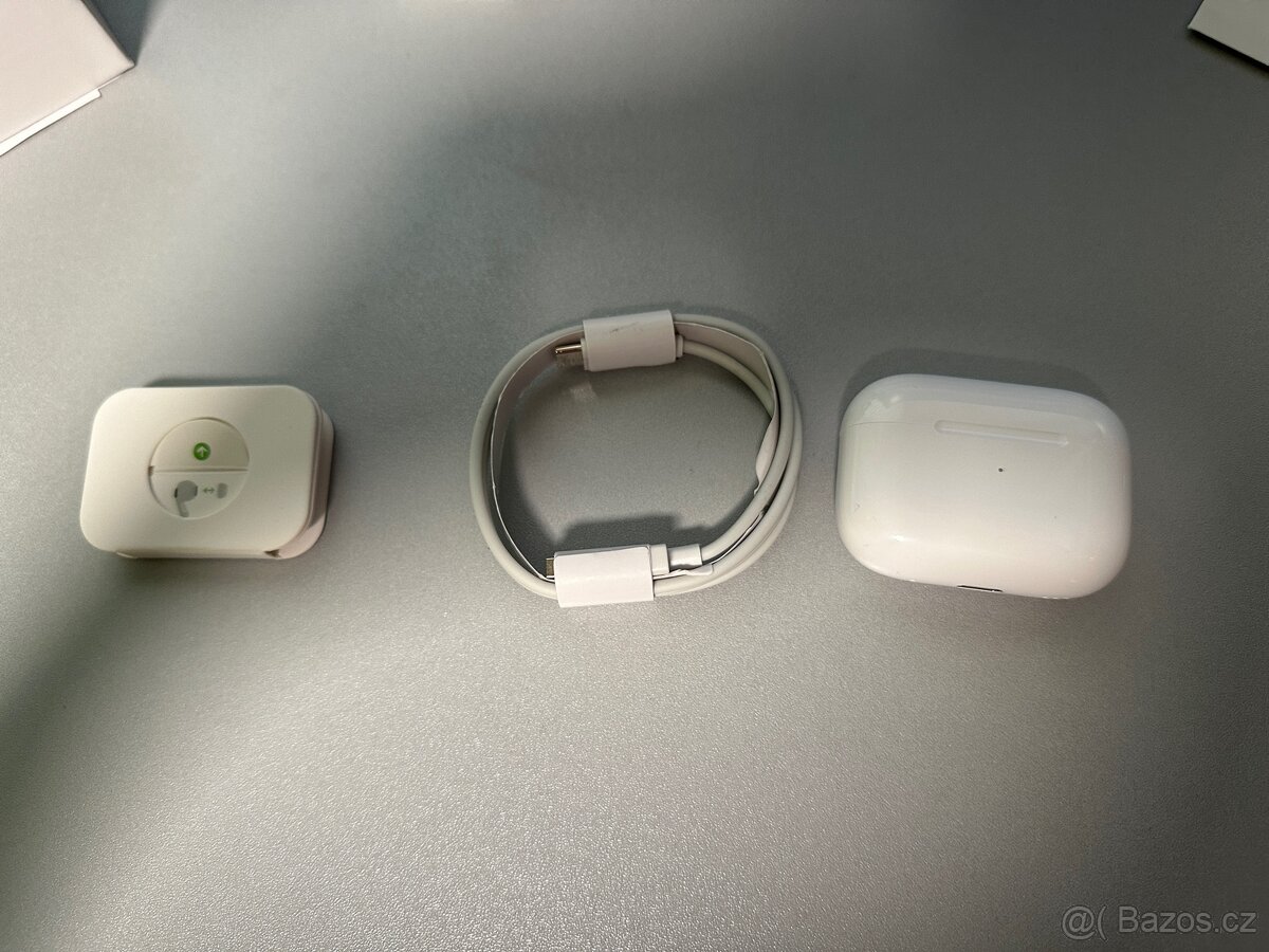 Apple AirPods 2 Pro - 4