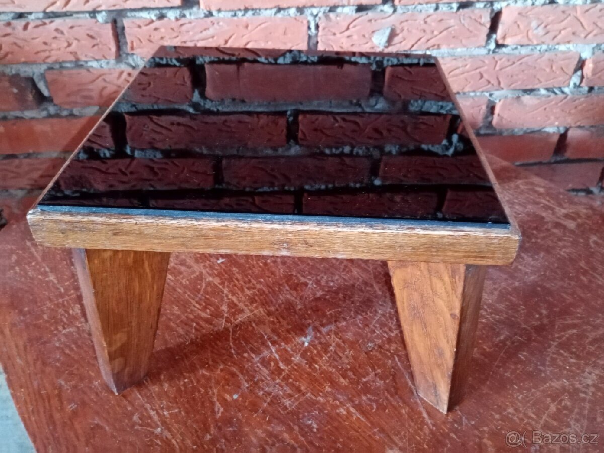 Starožitný stolek s opaxitovým sklem pod květináč - 4