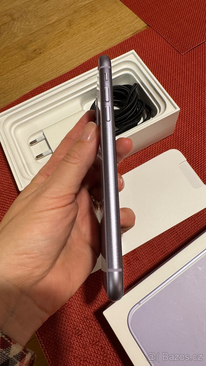 IPhone 11 64GB fialovy, top stav - 4
