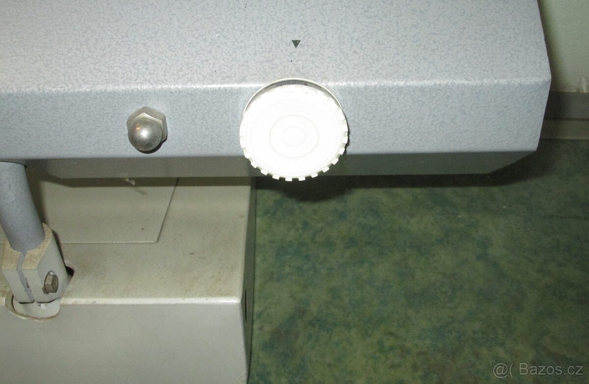 Šikovný stolní mandl Veritas - 4