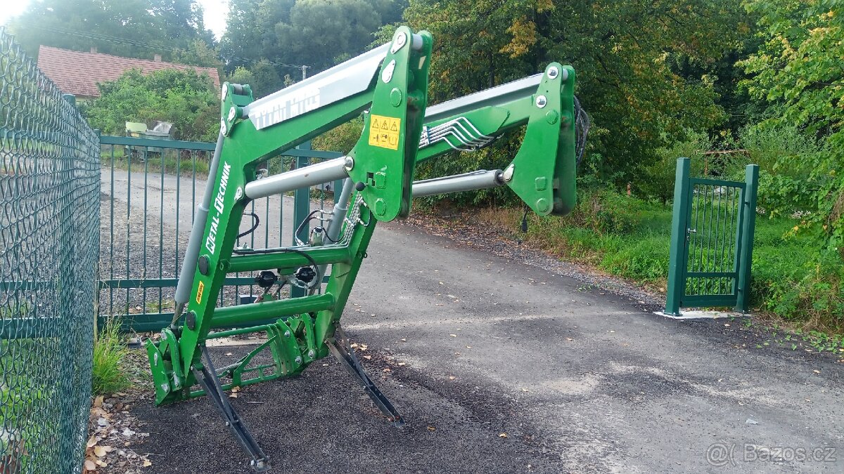 Čelní nakladač John deere - 4