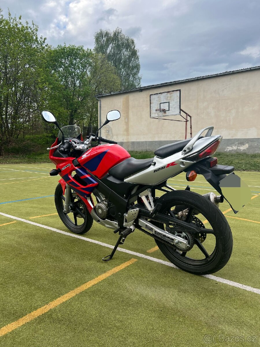 Honda cbr 125r - 4
