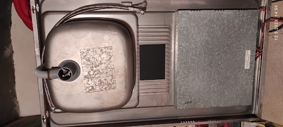 Dřez s 2 plotýnkovým vařičem a vodovodní baterií - 4