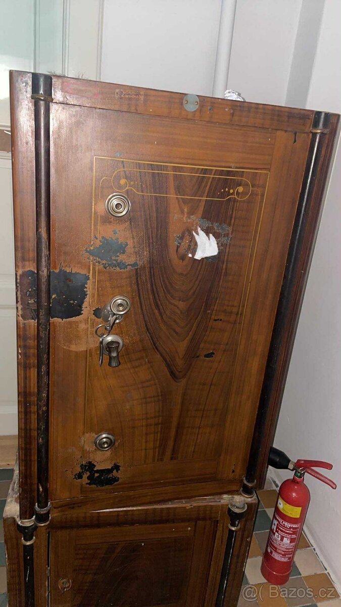 Prodám starožitný trezor - 4