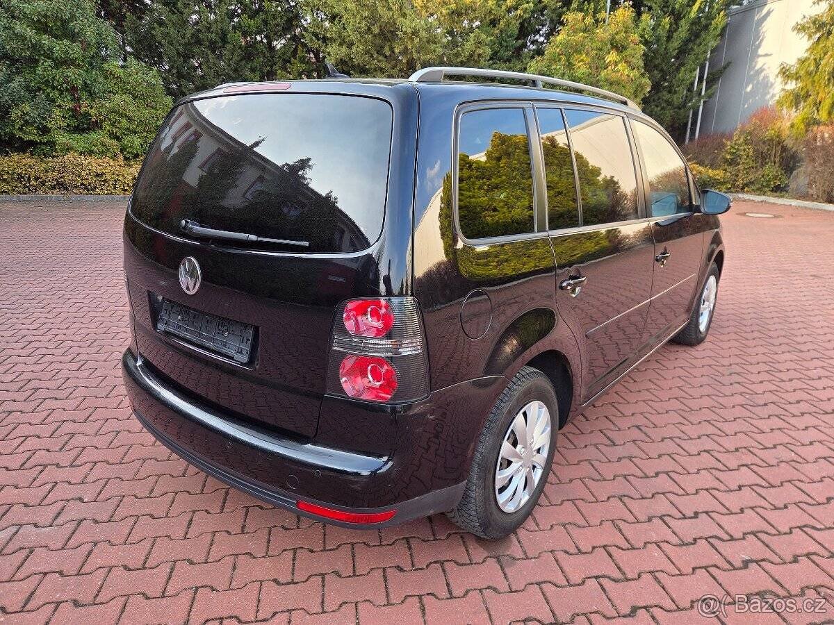 Touran 1.9TDI 77kW Freestyle 7.míst,1.maj.serviska,navi - 4