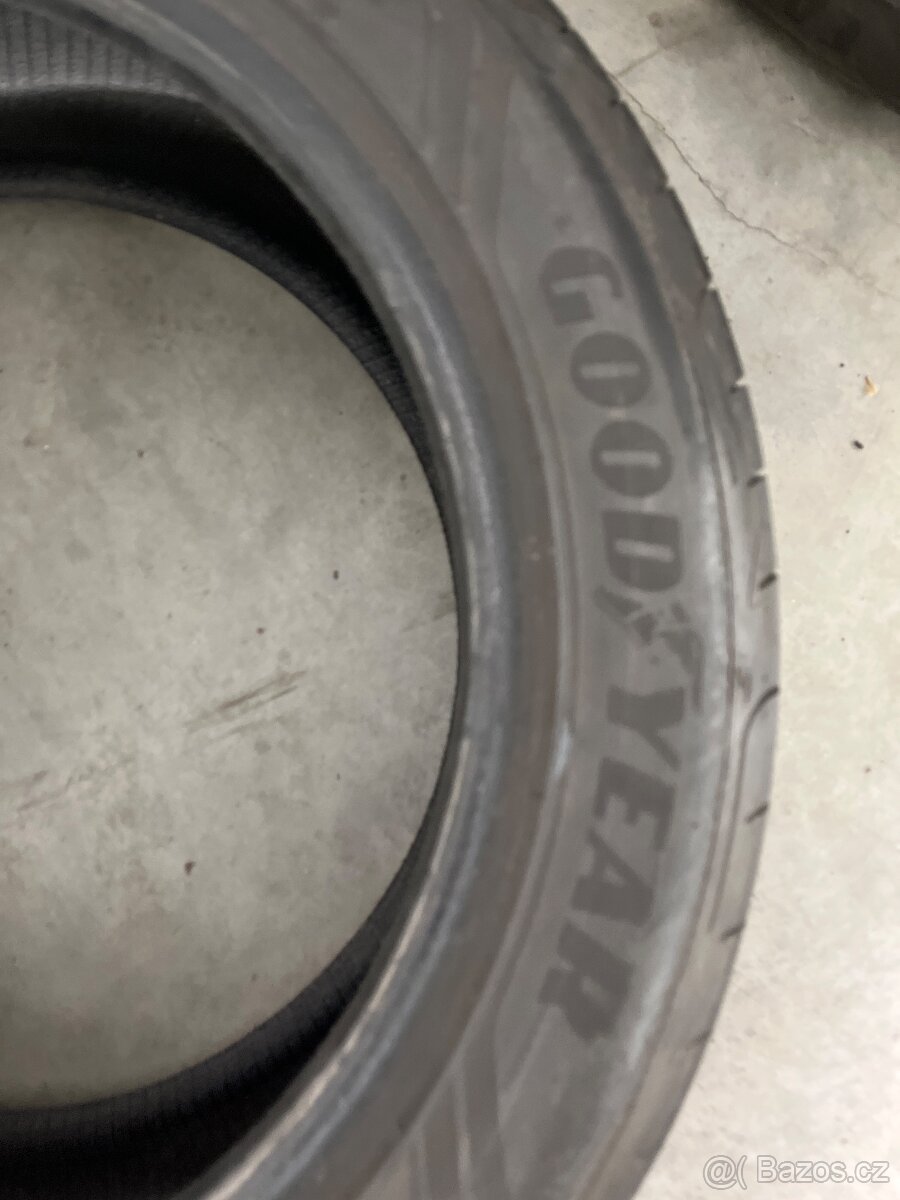 Letní pneu 245/45/18 - 4