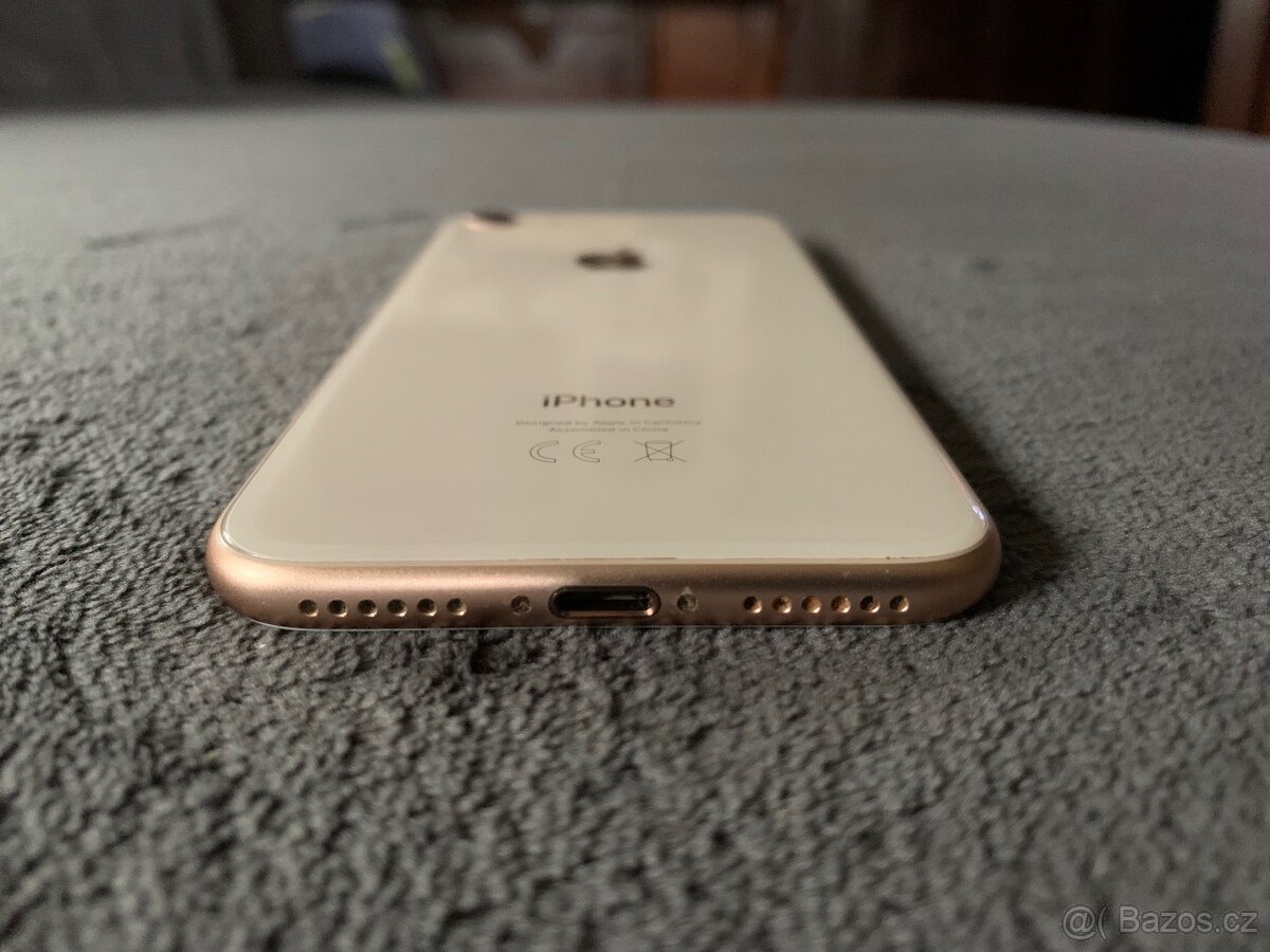 iPhone 8 RoseGold - 4