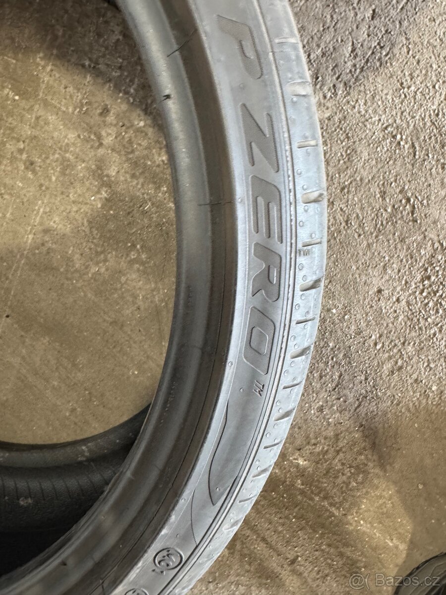 Pirelli 235/35r19 - 4