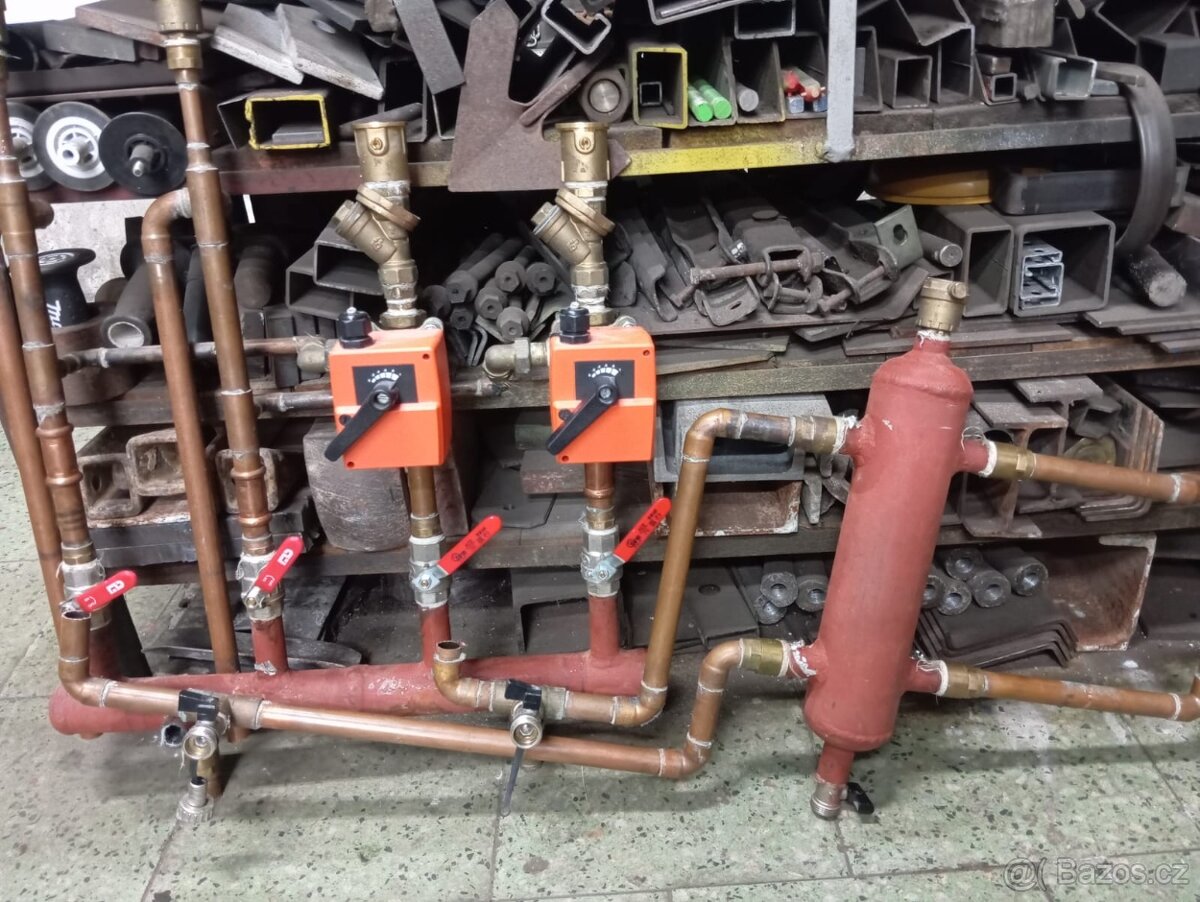 Hydraulický vyrovnávač s rozdělovačem - 4