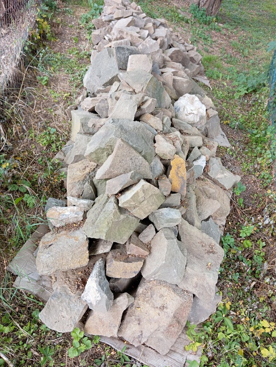 Okrasné kameny do skalky nebo do zahrady - 4