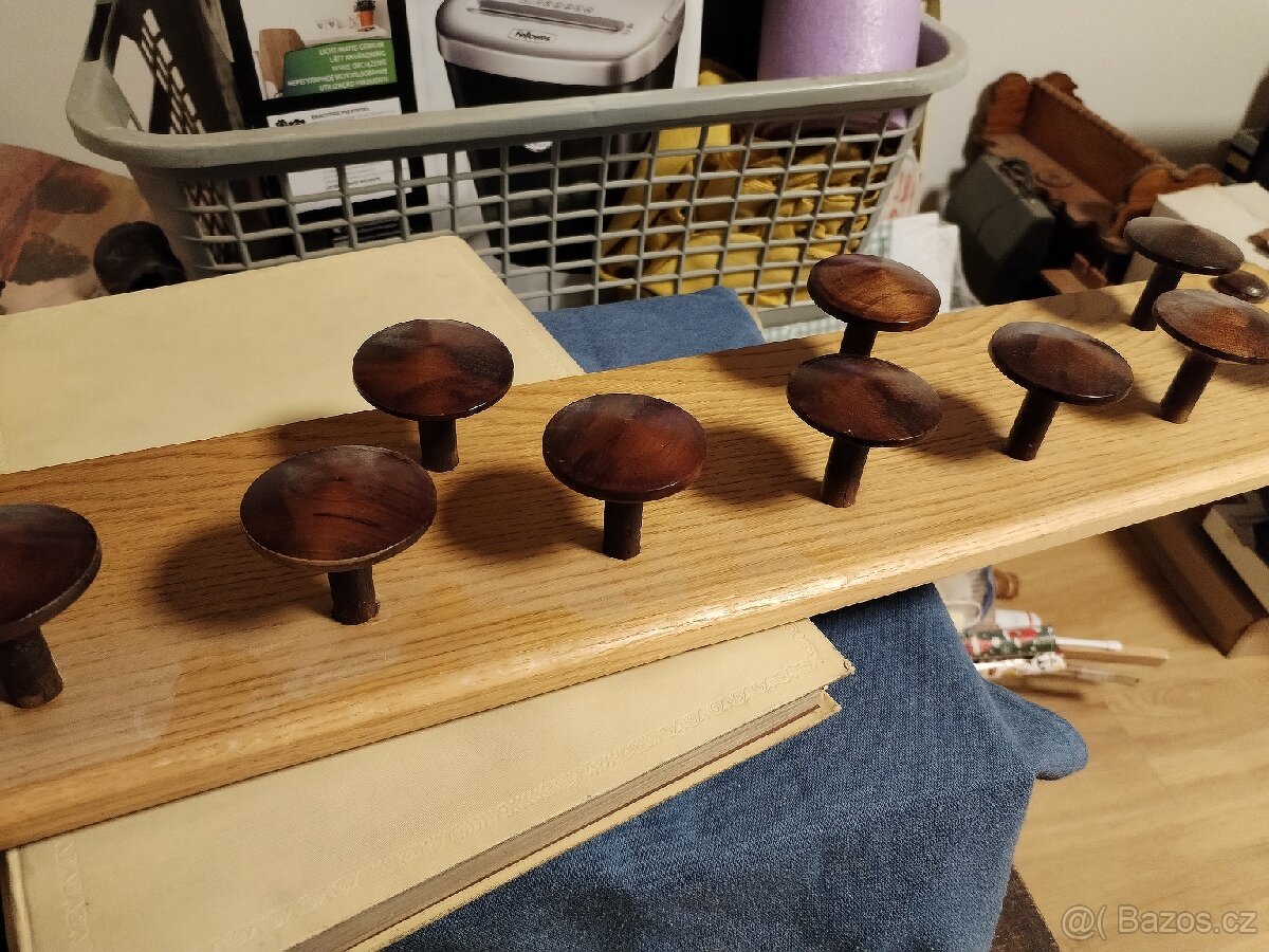 Věšák na oblečení - 4