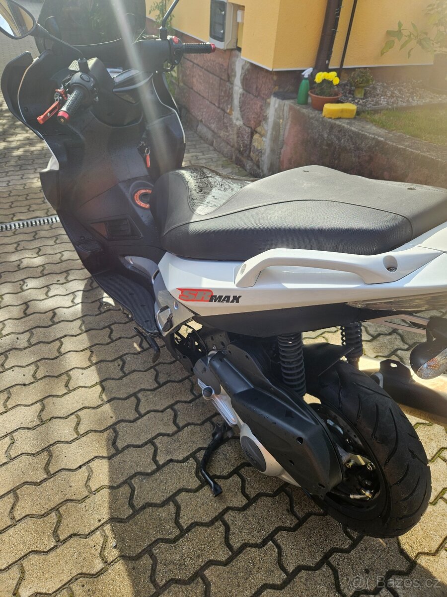 Aprilia Sr 300 max - 4