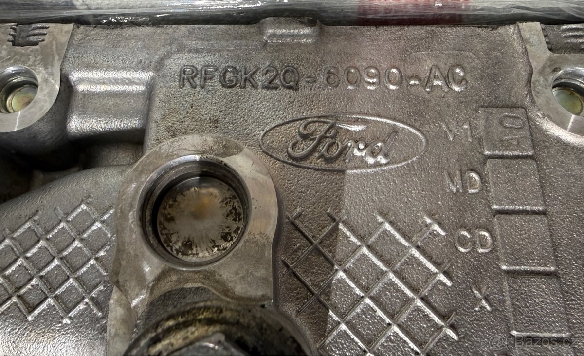 Víko ventilů + hlava válců Ford Transit/Custom - 4