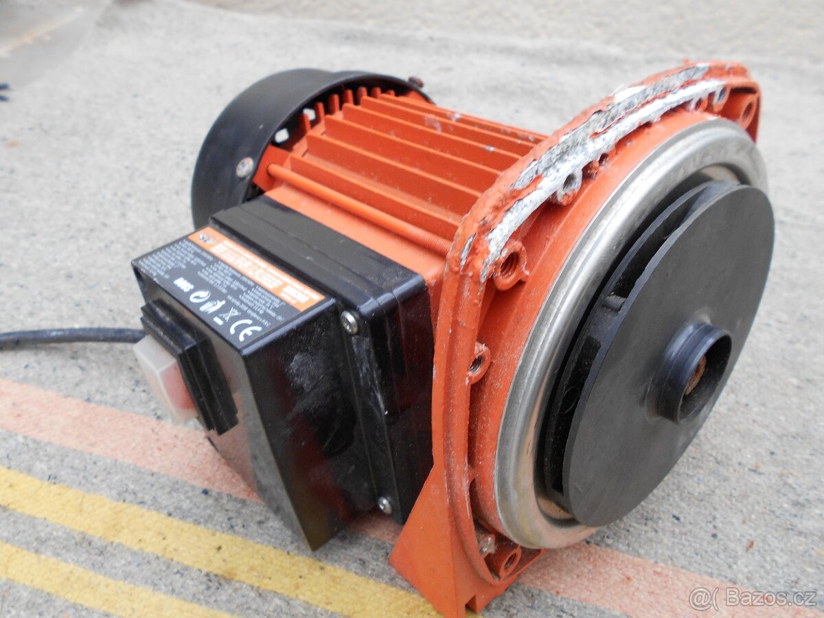 Elektromotor přírubový, patky - 4