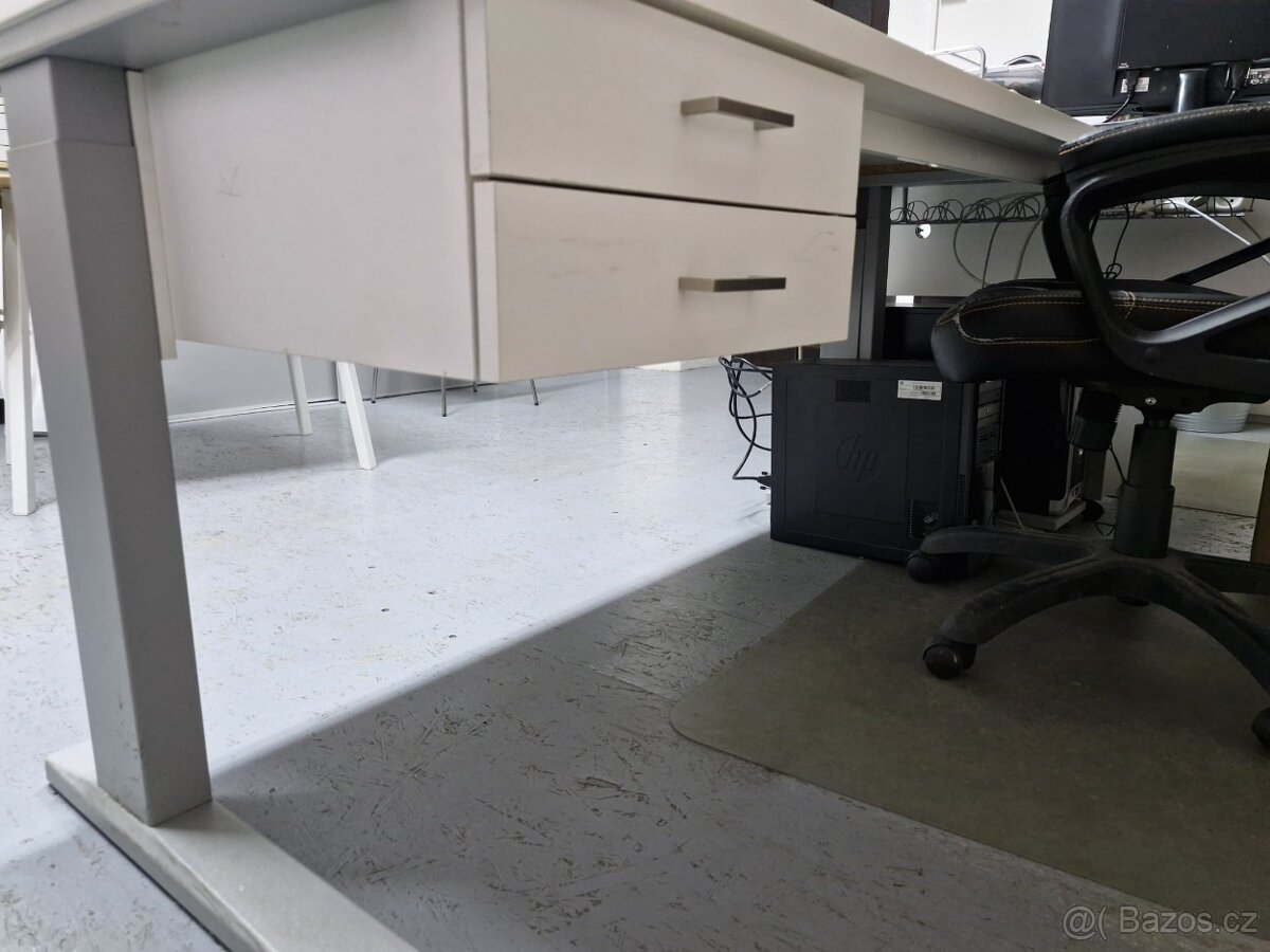 Kancelářský nastavitelný stůl se šuplíky - 4