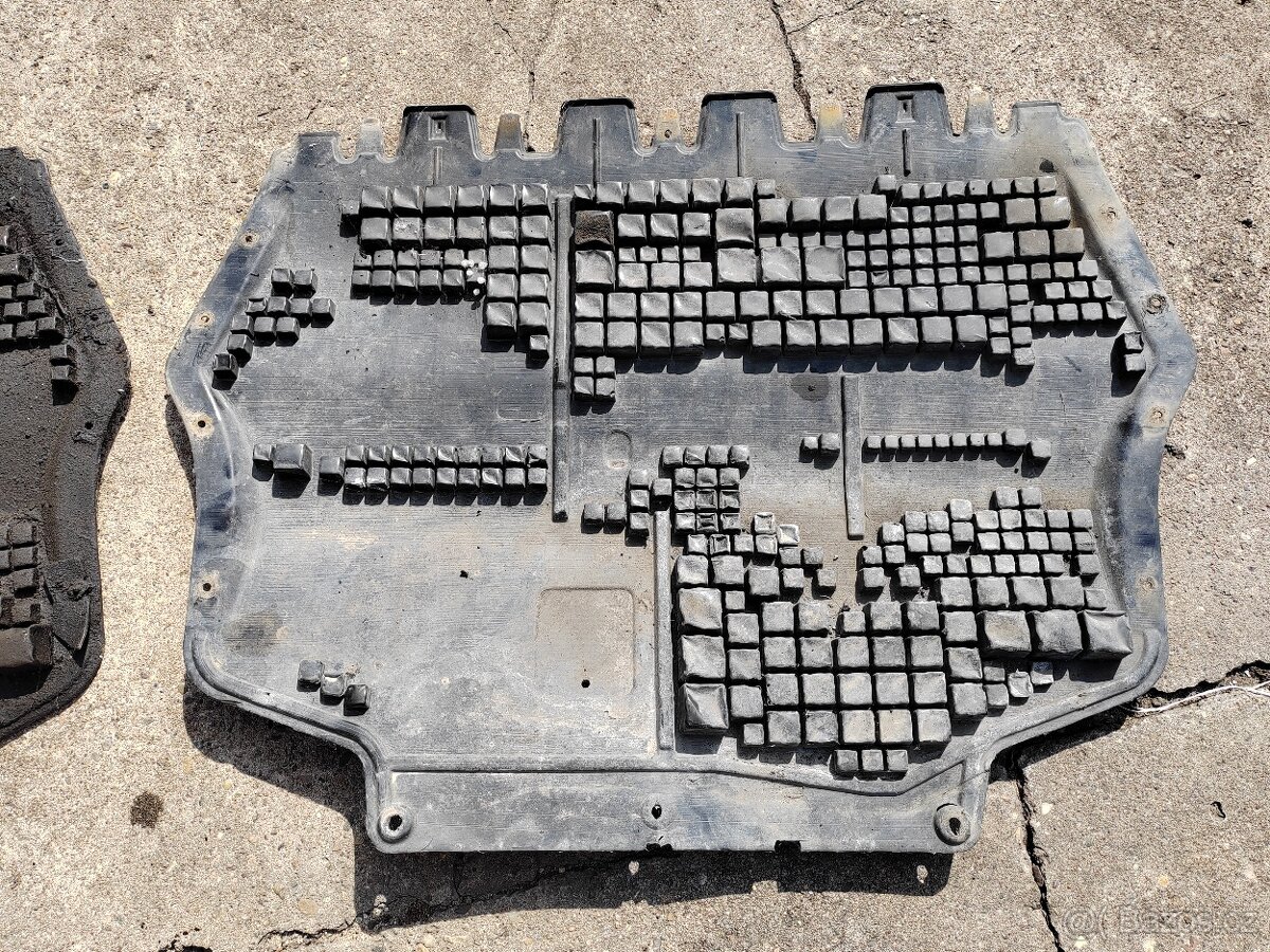 GOLF, TOURAN, OCTAVIA, JETTA a další- kryt pod motor - 4