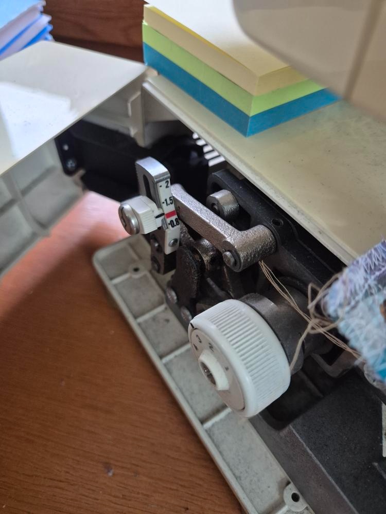 4 nitný obnitkovací stroj PFAFF - 4