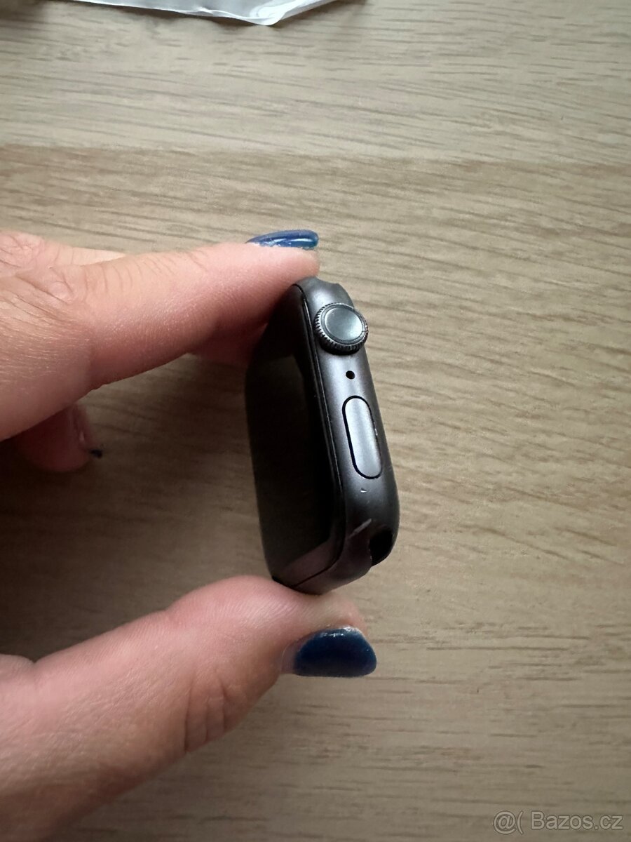 Apple Watch Series 5, 44mm - Space Gray - 4