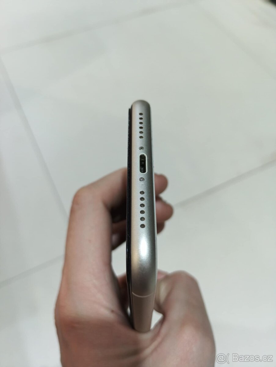 IPhone 11 TOP STAV - 4
