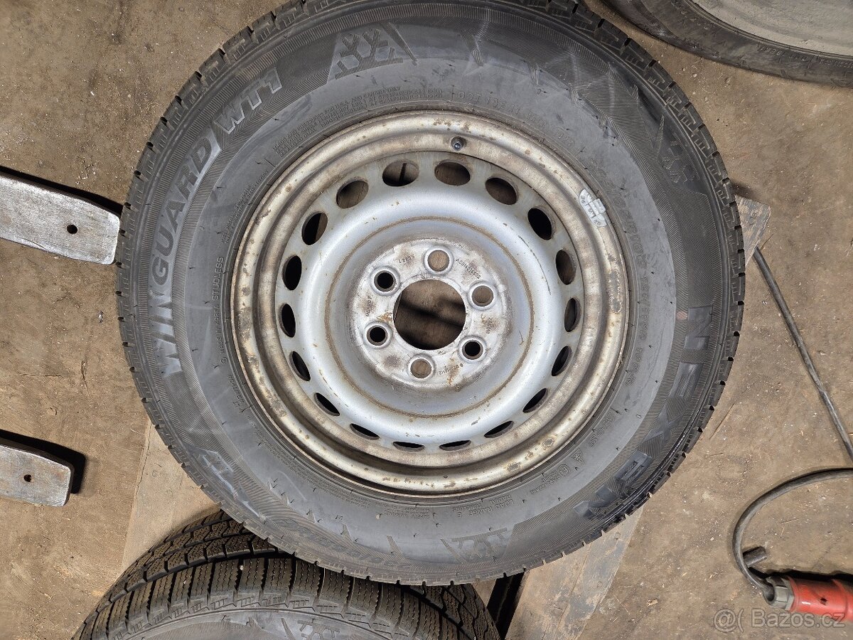 Pneu zimní 235/65R/16C WT1 121R - 4