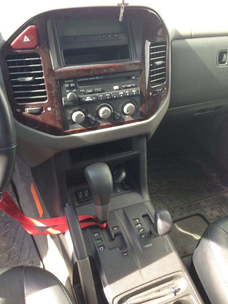 Mitsubishi Pajero 3,2DiD 118kW 2002 - díly - 4