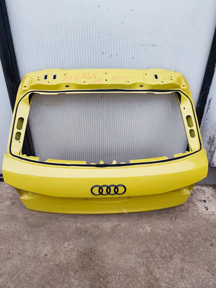 Audi A1 , náhradní díly z vozu a dveře. - 4